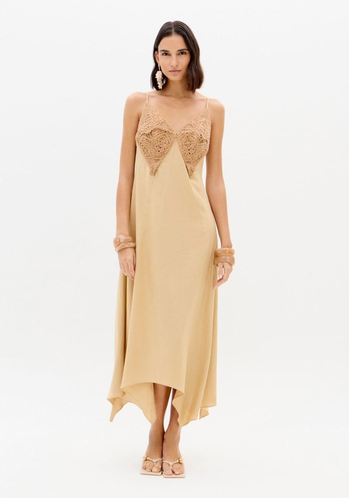 Vista principal Vestido Super Midi Evasê Com Linho Lança Perfume bege