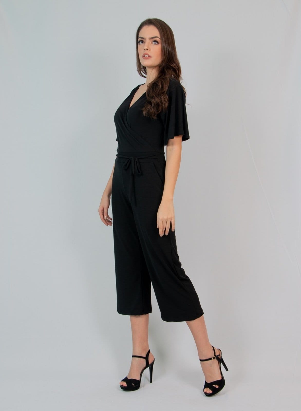 Vista 2 Macacão Pantacourt Maria Paes Decote Transpassado Maria Paes preto