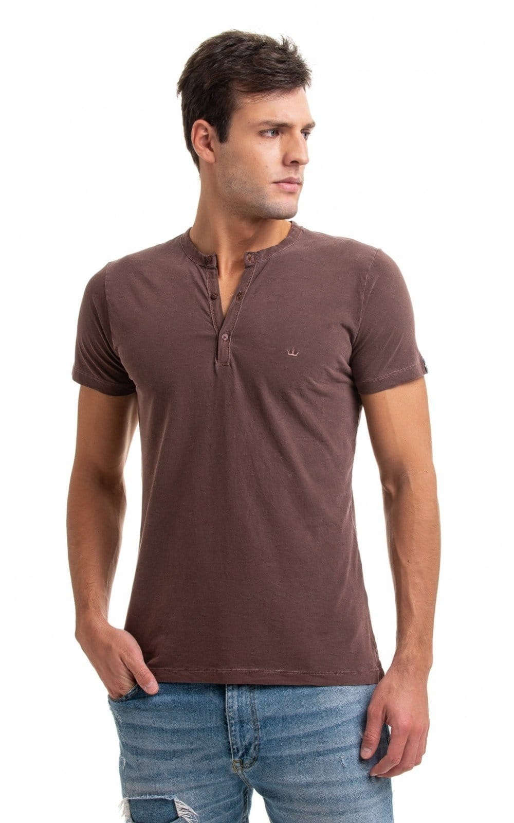 Vista 2 Camiseta Henley Aburguesia Slim Fit Cevada Alfaiataria Burguesia marrom