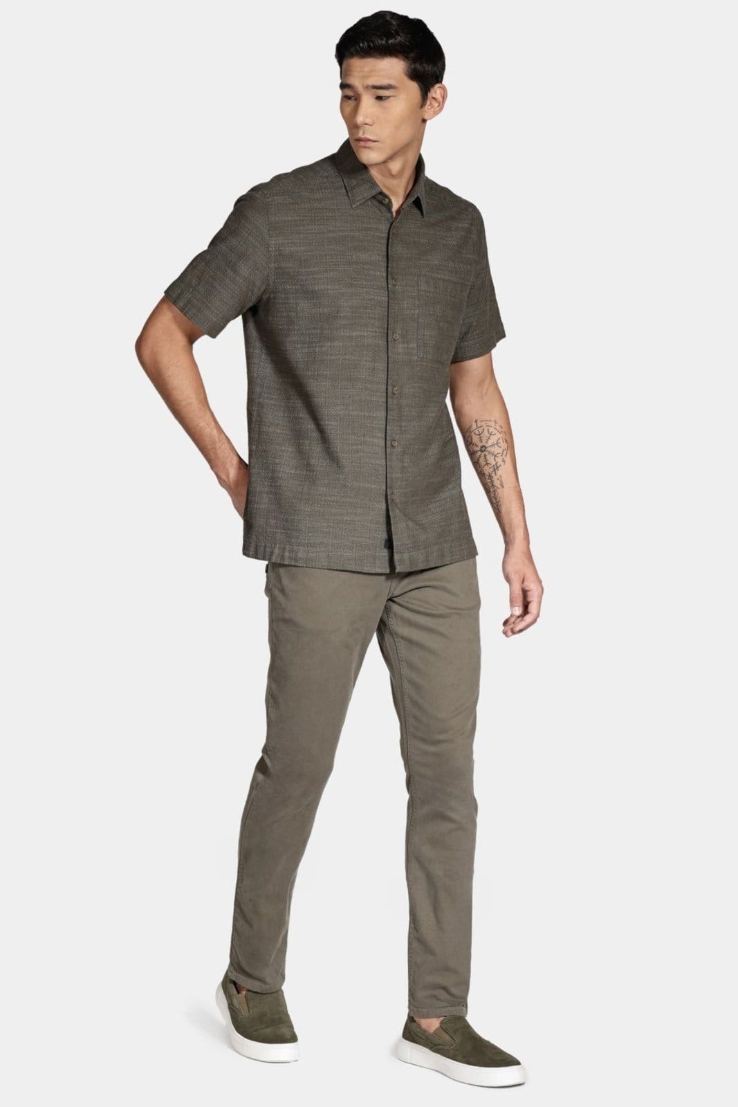 Vista 2 Calça Jeans Aramis Slim Moletom Color Militar - 40 Aramis verde