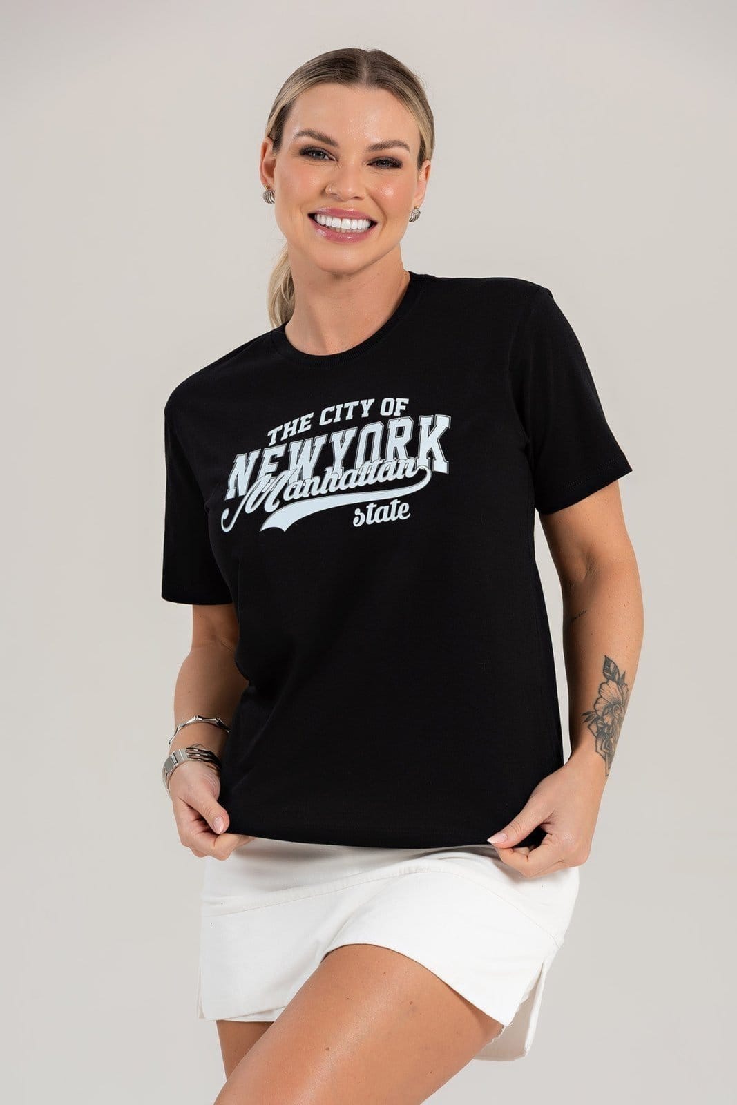 Camisa Feminina Cianitas Preta Estampa Manhattan