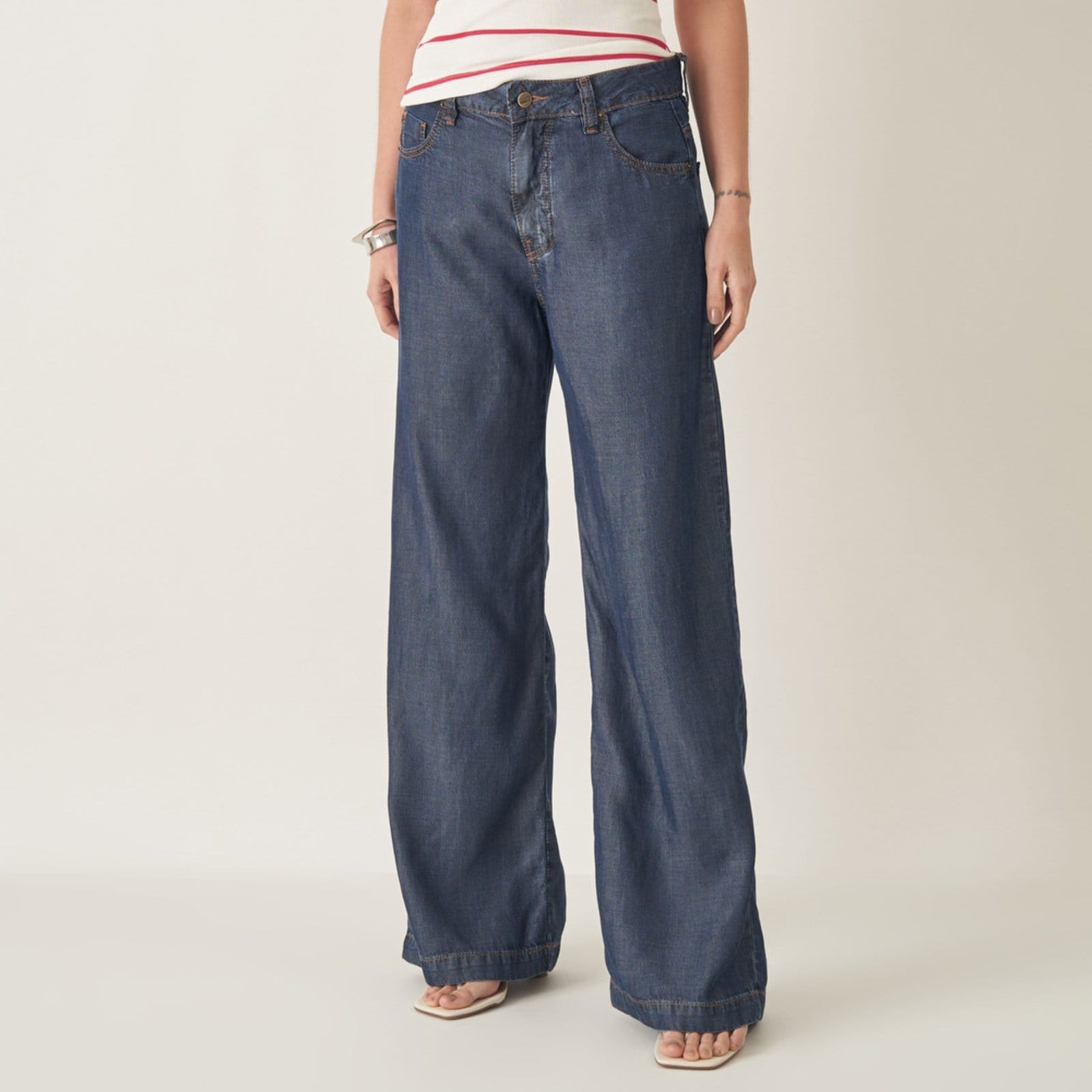 Vista principal Calça Jeans Leve Tencel Pantalona Wide Azul Escuro Bloom azul marinho