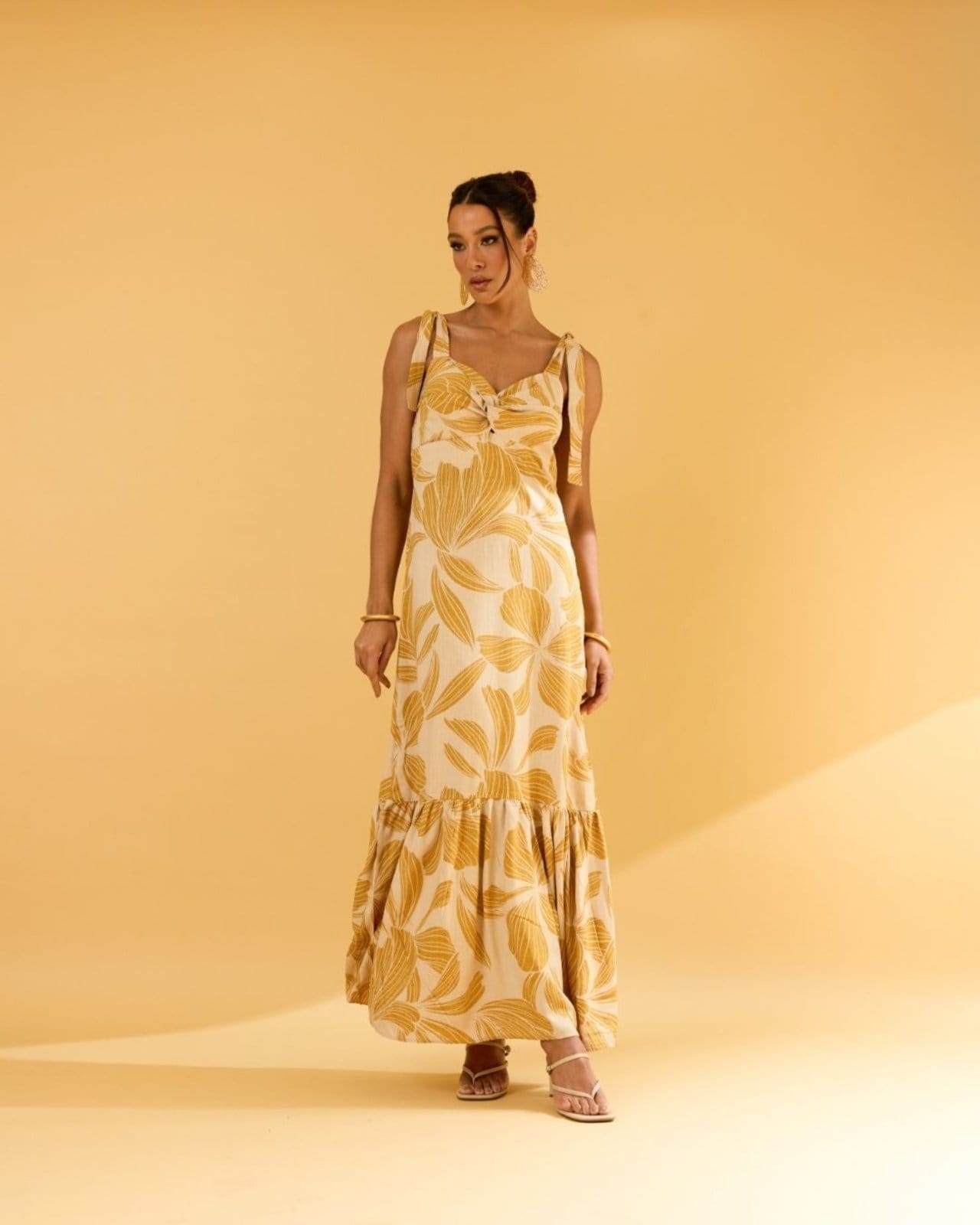 Vestido Longo VHF VARIEDADES Viscose Estampado Alças Regulaveis Elegante Feminino Mostarda