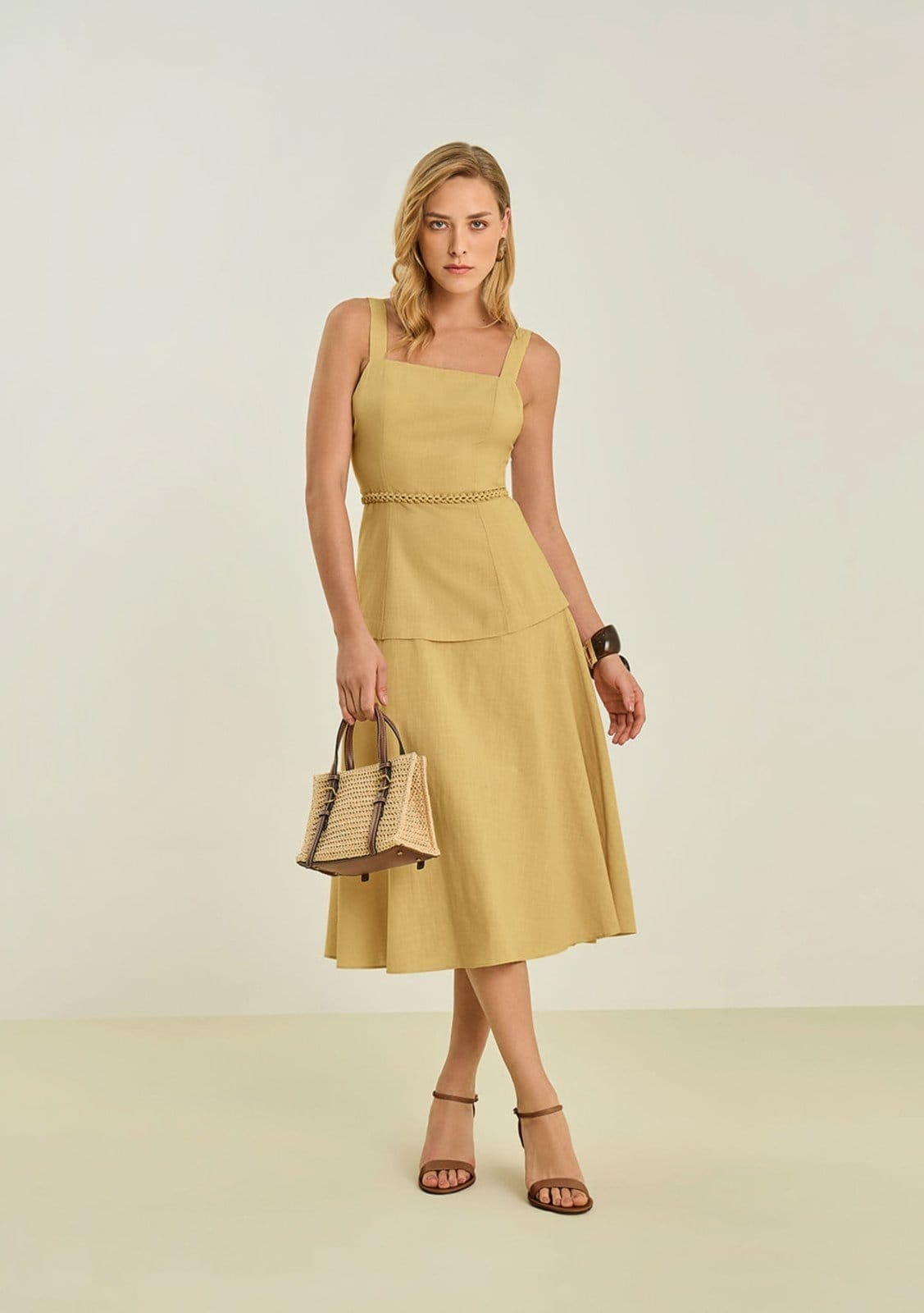 Vista principal Vestido Maria Valentina Ajustado Decote Reto Com Alça Midi Maria Valentina preto