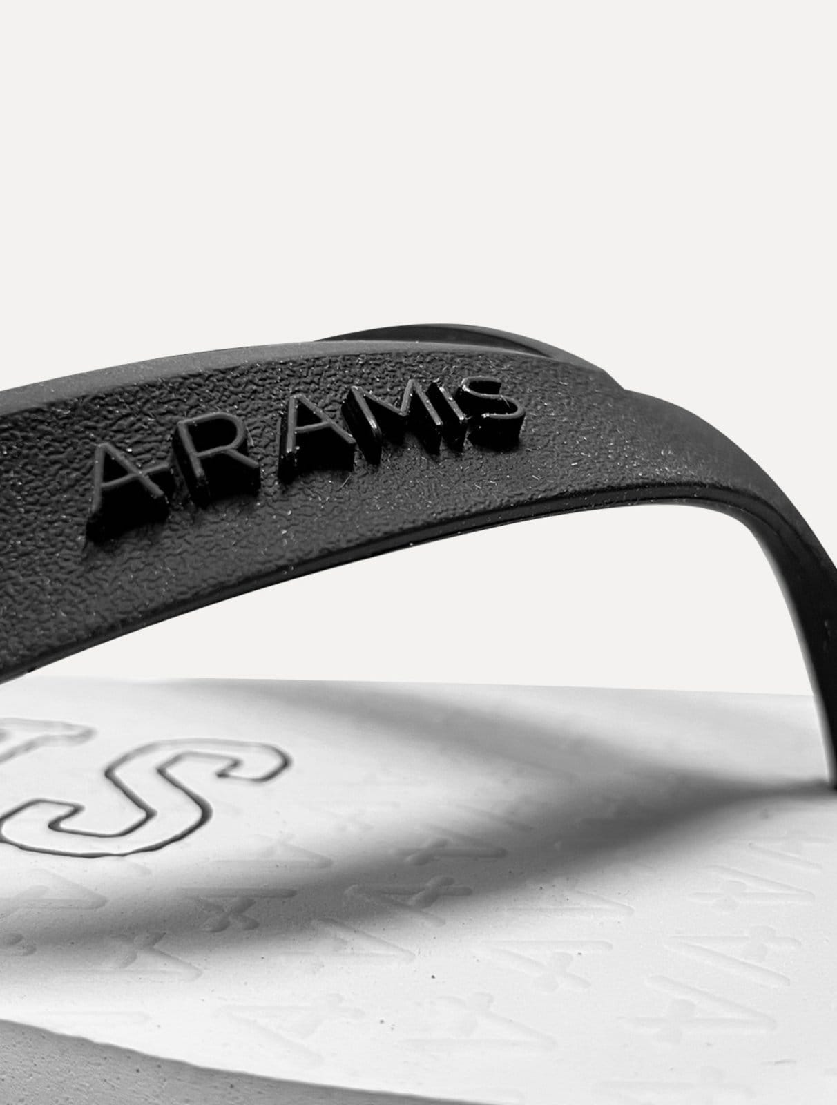 Vista 2 Chinelo Aramis Masculino ARM1145 95 Black Branco Aramis branco black