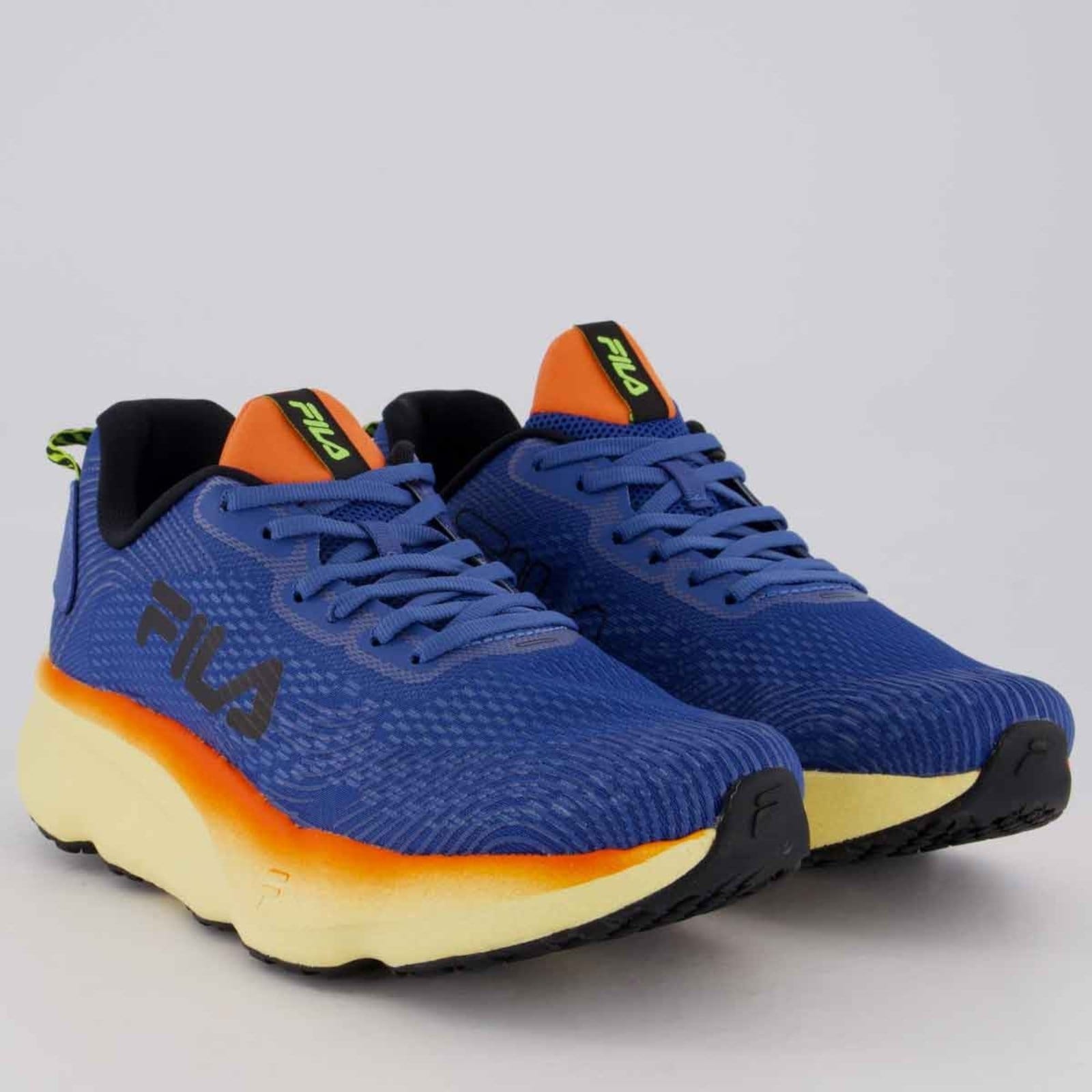 Vista 2 Tênis Fila Maxximus e Preto Fila verde