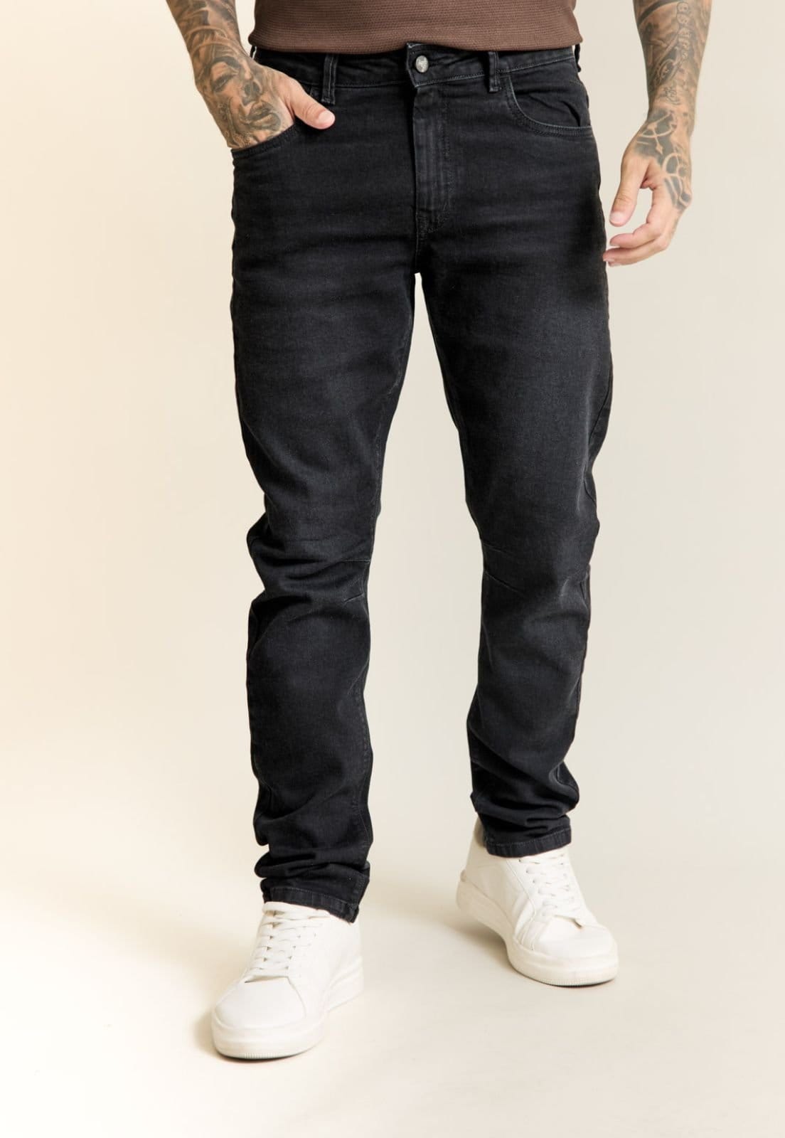 Vista principal Calça Jeans Masculina Arqueada Preta com Elastano Dialogo Dialogo Jeans preto