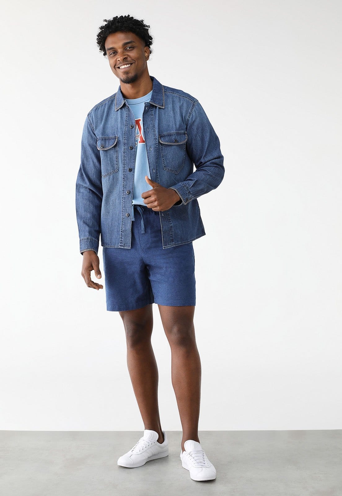 Vista 2 Camisa Jeans GAP Reta Pockets GAP azul