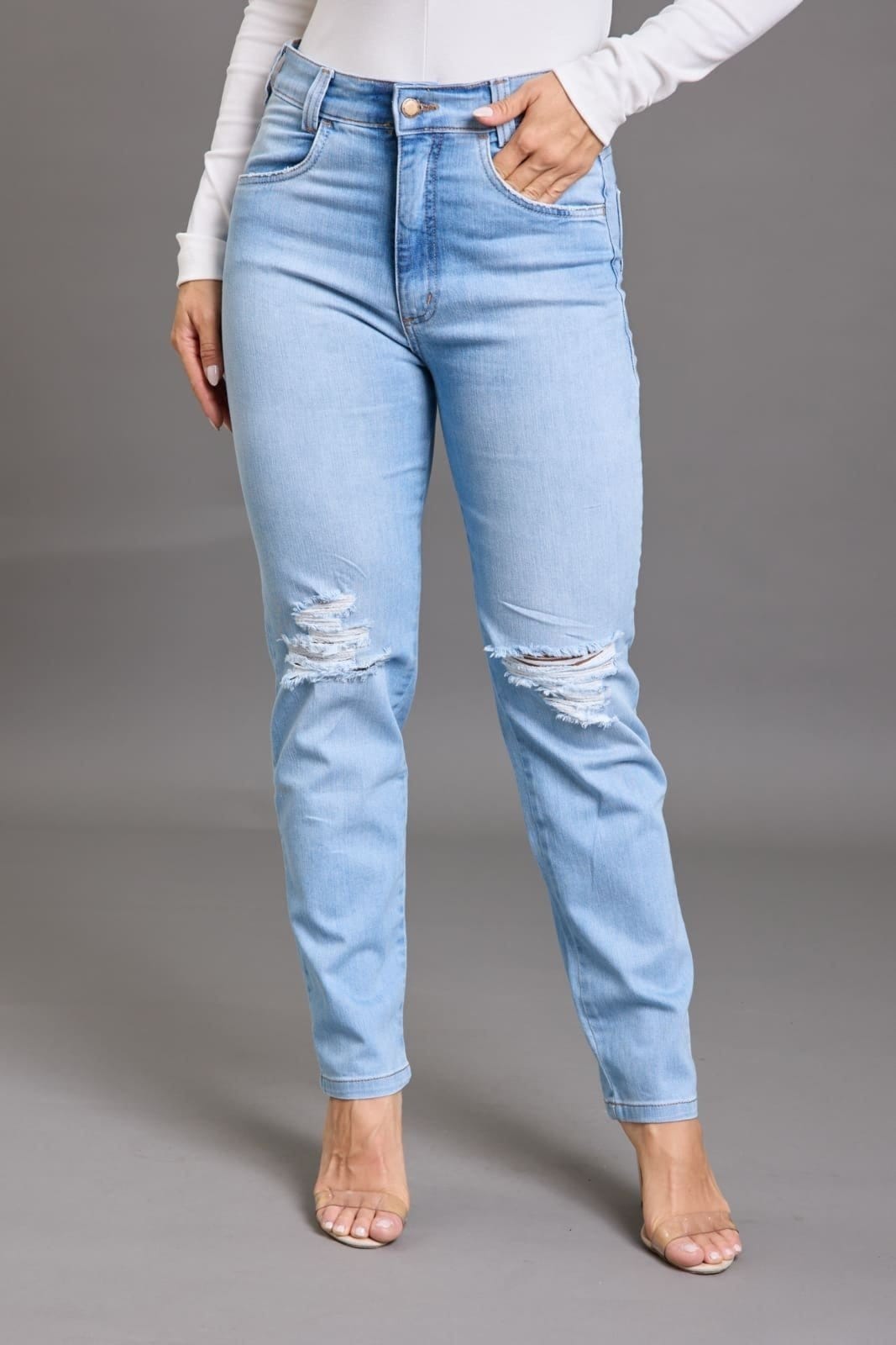 Calça Jeans Mom Destroyed Feminina Lavagem Clara Lemier Collection