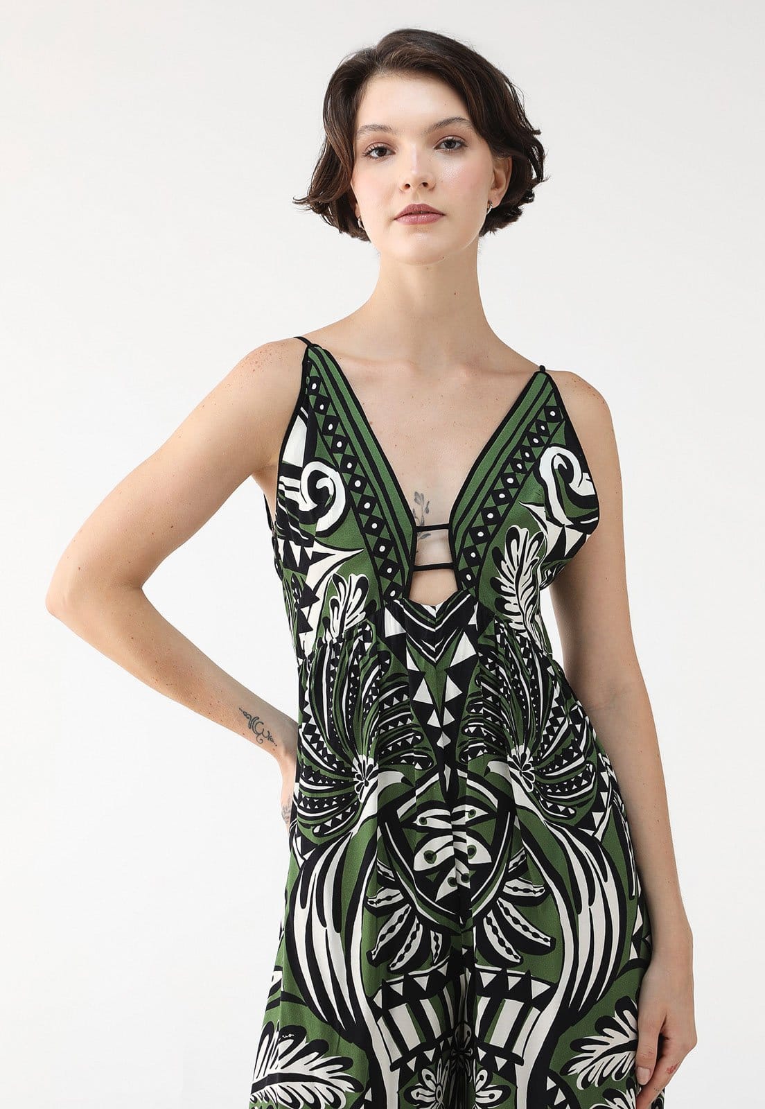 Vista 2 Macacão FARM Longo Balamana FARM verde