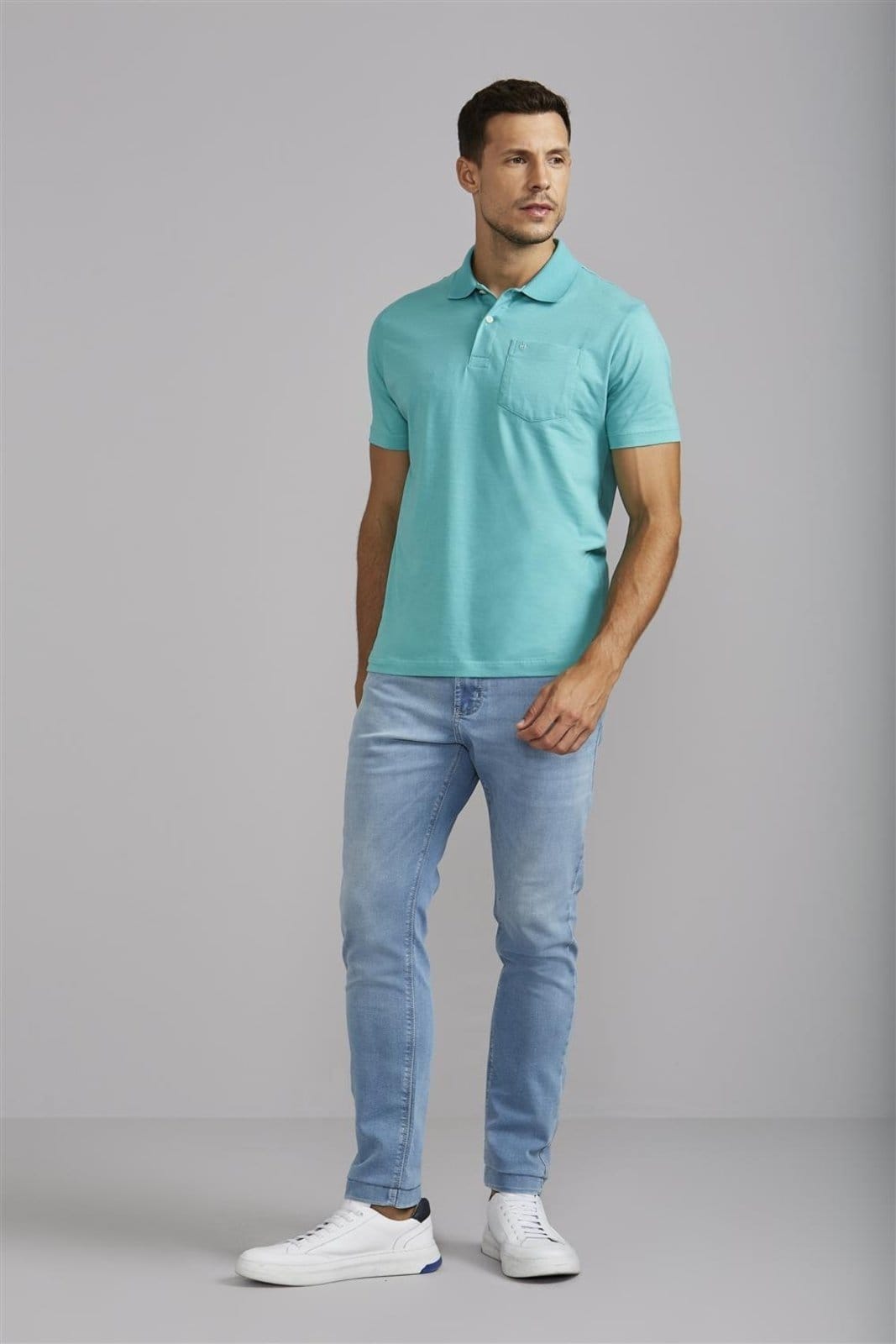 Vista 2 HIGHSTIL Polo Manga Curta com Bolso Comfort Malha Básica Jade HIGHSTIL verde