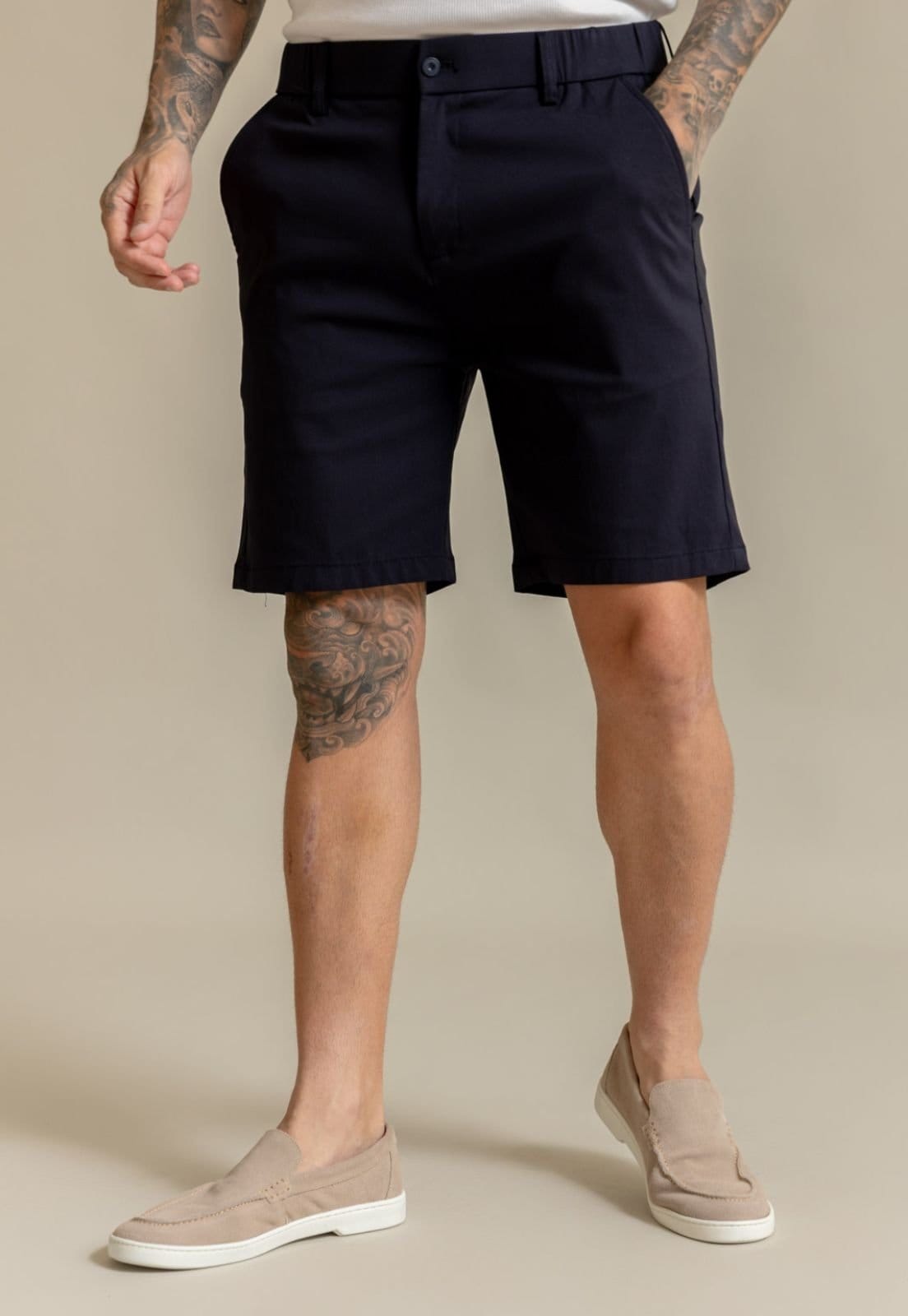 Vista principal Bermuda Alfaiataria Masculina Slim Color Dialogo Marinho Dialogo Jeans azul marinho