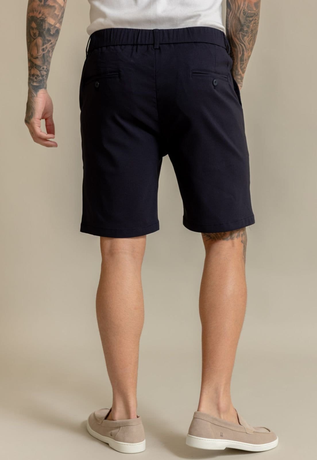 Vista 2 Bermuda Alfaiataria Masculina Slim Color Dialogo Marinho Dialogo Jeans azul marinho