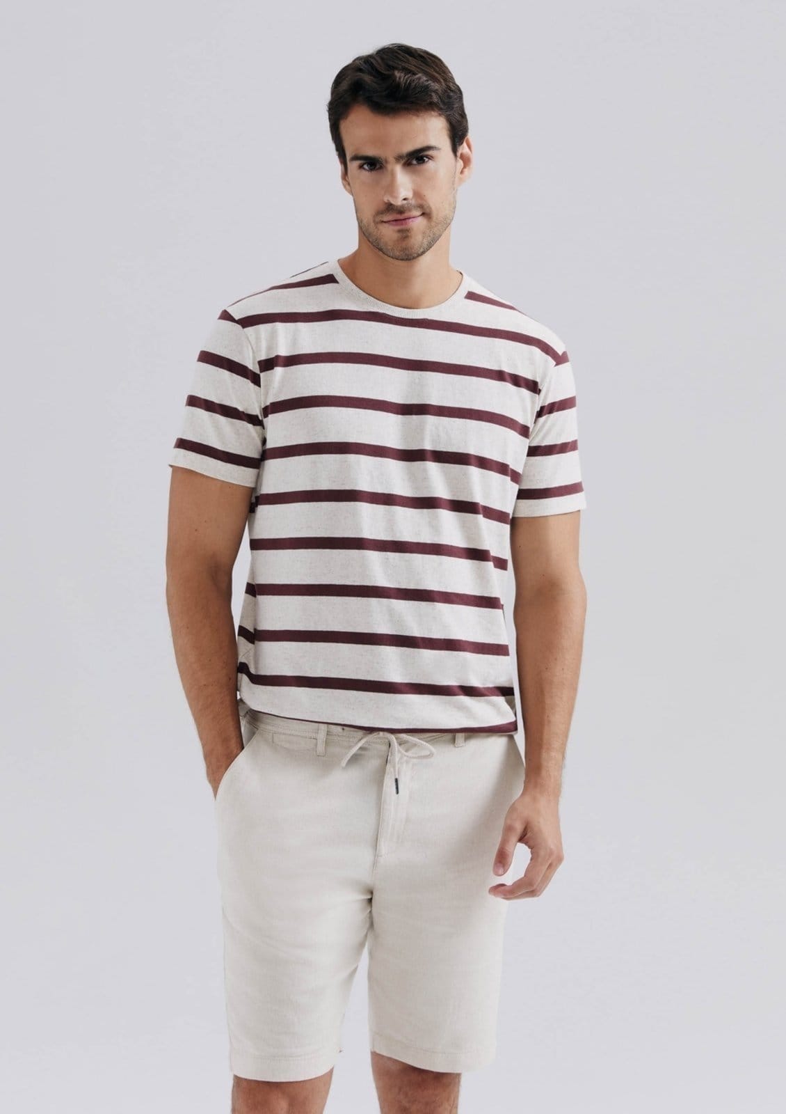 Vista principal Bermuda Básica Masculina Chino Em Linho Hering bege