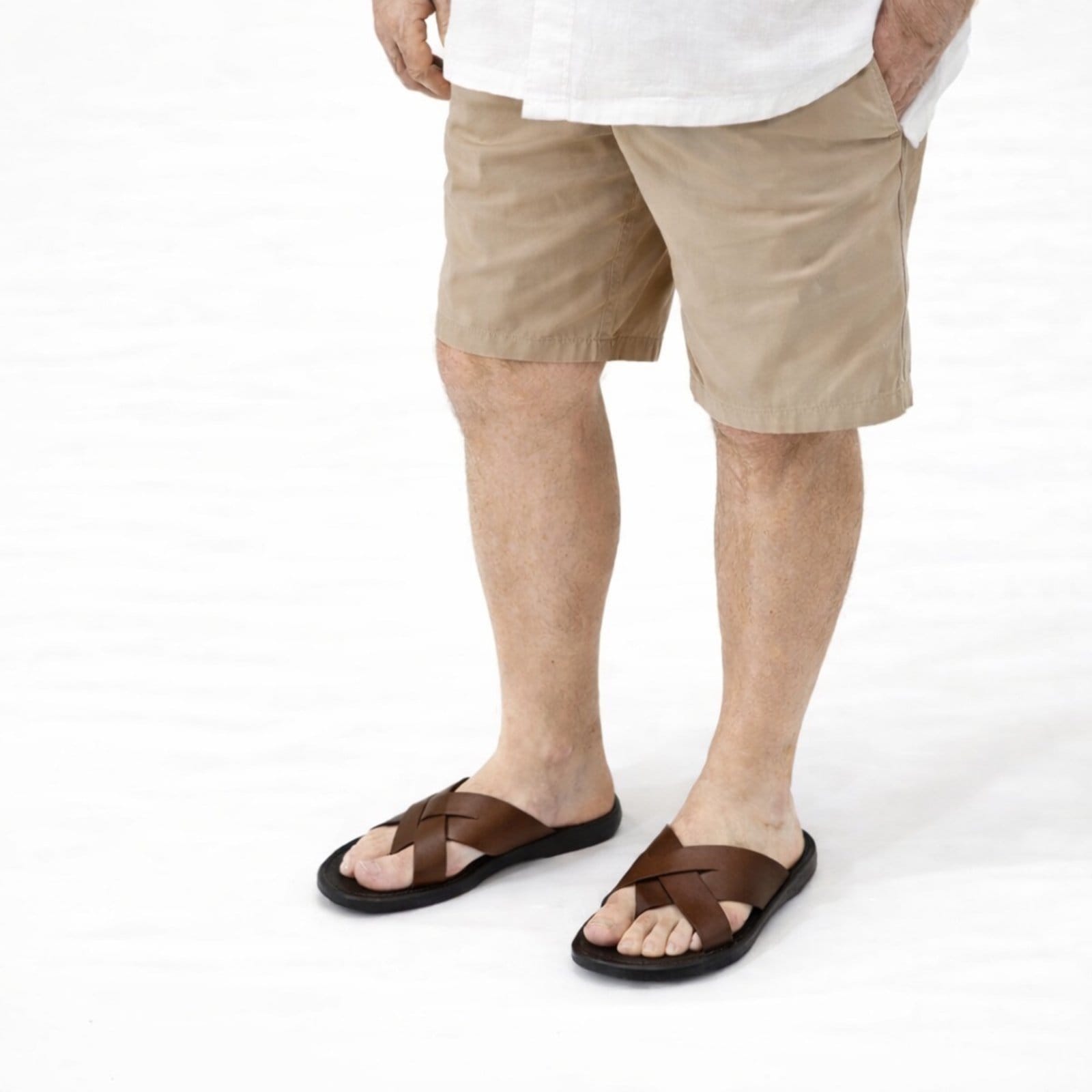 Vista 2 Sandalia Chinelo Masculino Casual em Couro Confortável Café Yes Basic marrom