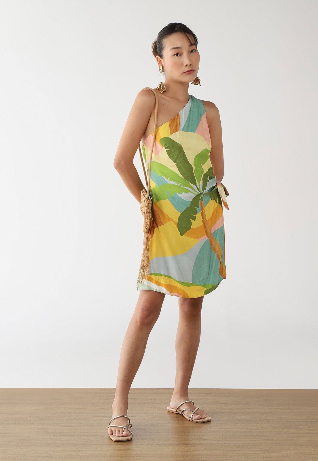 Vista 2 Vestido Feminino FARM Um Ombro Só Estampa Tropical FARM verde