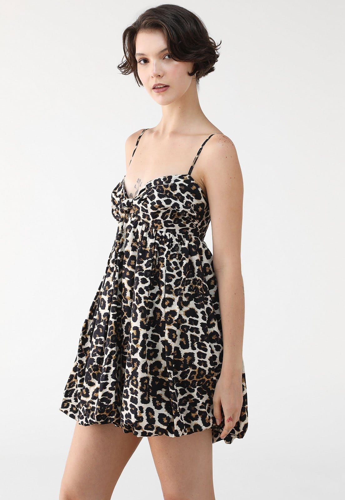 Vista principal Vestido FARM Curto Onça Pintada FARM preto