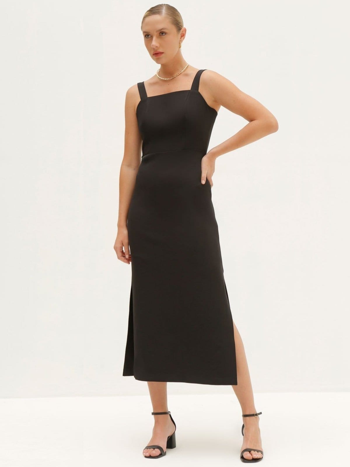 Vista principal Vestido Tubinho Longuete Rosilda Principessa preto