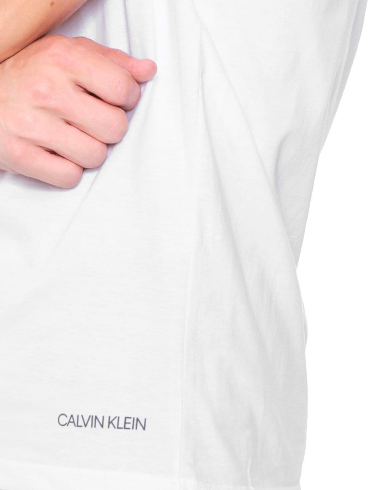 Vista 2 Camisetas Calvin Klein Underwear Masculinas V-Neck Brancas Pack 2UN Calvin Klein branco