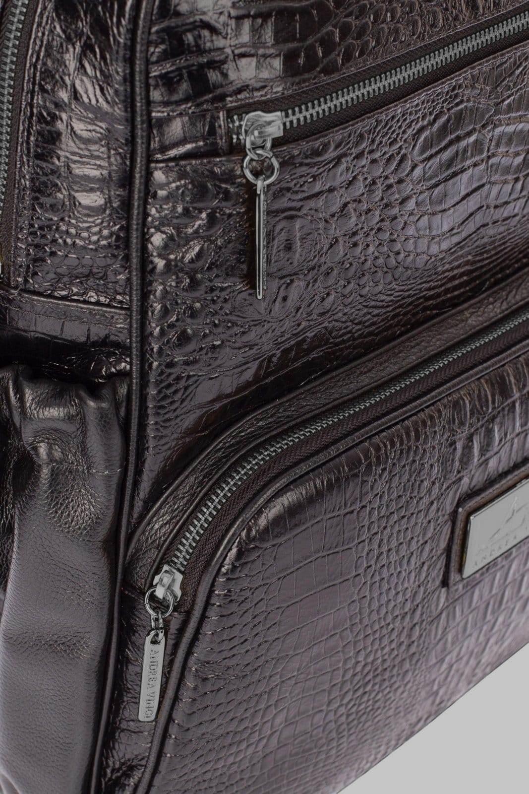 Vista 2 Mochila grande de couro croco metais grafite Zooey Andrea Vinci preto