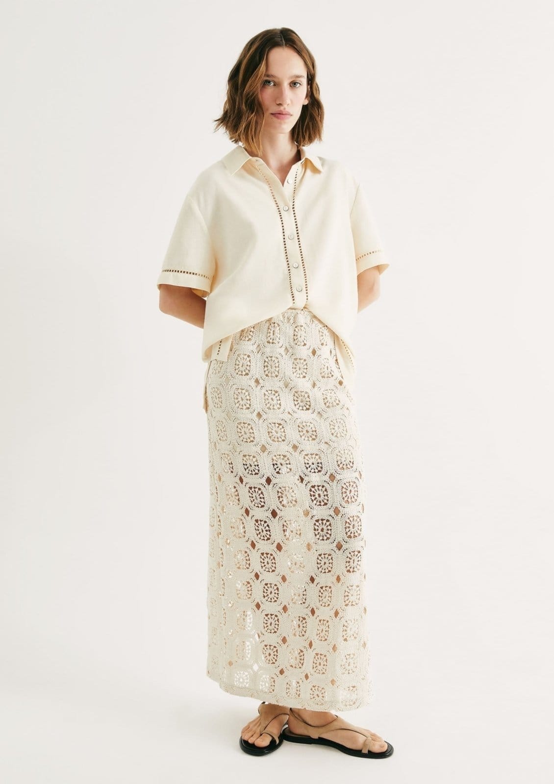 Vista principal Saia Midi Cintura Média Em Crochê Hering off-white