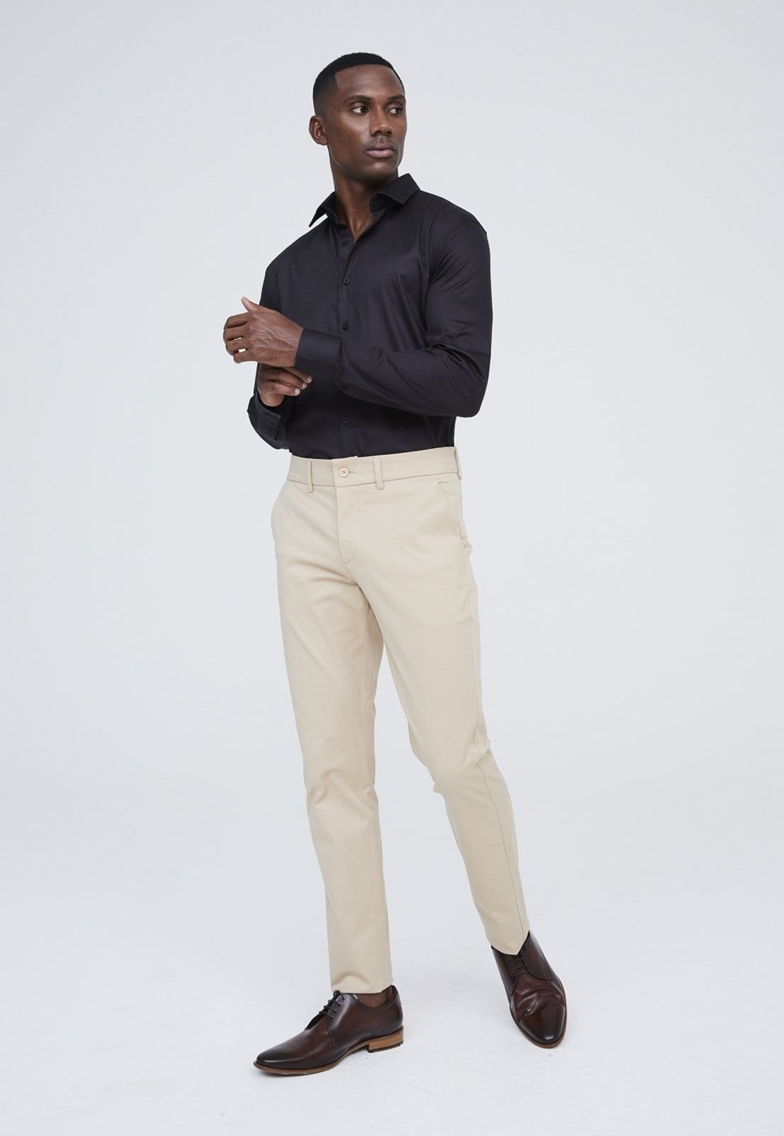 Vista 2 Calça Traymon Regular Algodão Egípcio Areia Traymon caramelo