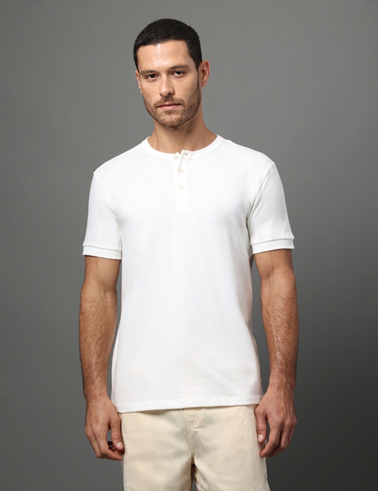 Vista principal Polo Masculina Gola Portuguesa Calvin Klein Jeans - Off White Calvin Klein Jeans off-white white