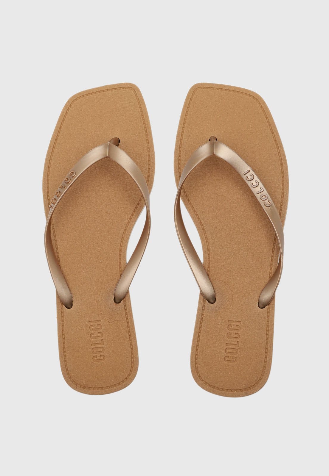 Vista 2 Kit Chinelo Dedo Feminino Colcci Tiras Metalizadas com Nécessaire Colcci bege