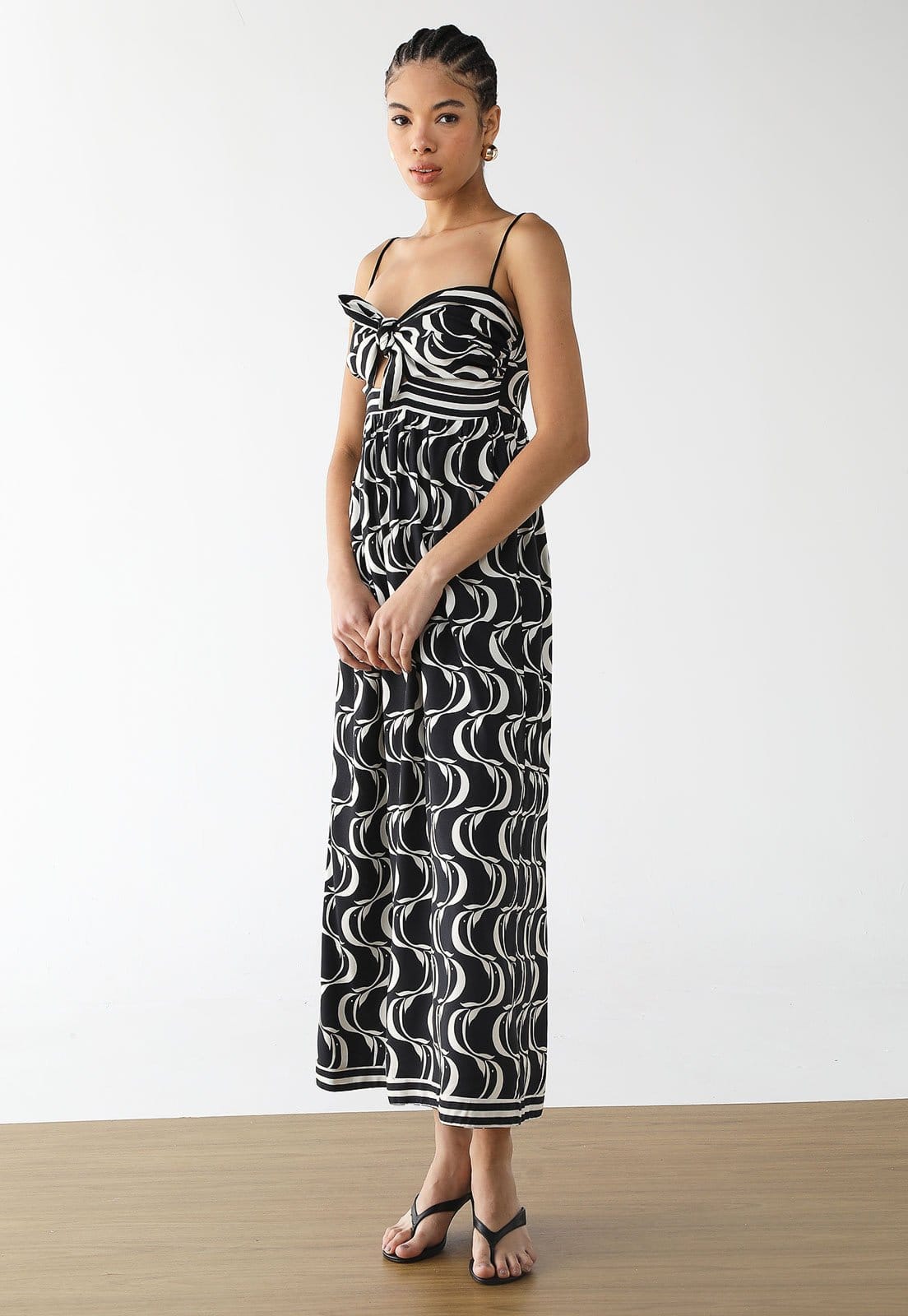 Vista principal Vestido Feminino FARM Estampa Gráfica Midi FARM preto