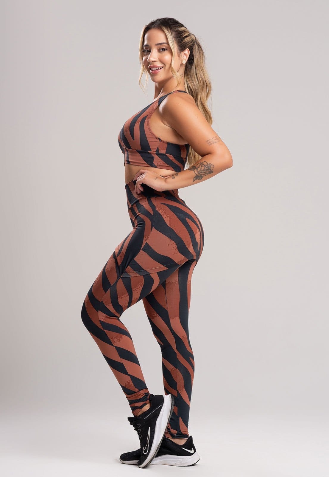Calça Legging MVB Modas Saia Tapa Bumbum Suplex Lisa Safari