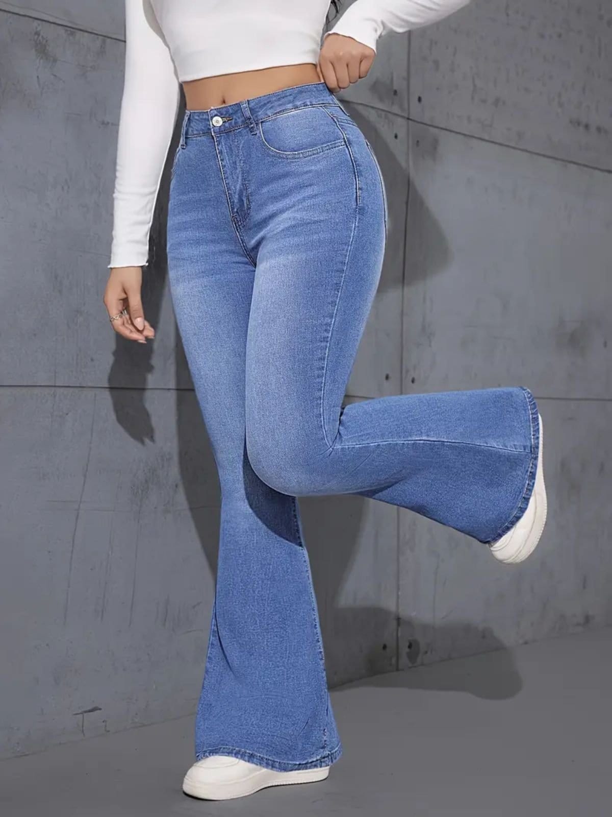 Vista principal Calça Flare Jeans Feminina Kovali Premium Com Elastano Cintura Alta Levanta Bumbum Estilo Gringa Claro KOVALI FASHION STORE azul/jeans azul