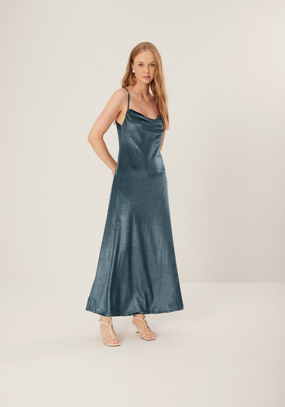 Vestido Lez a Lez De Alças Midi Chá Em Malha De Veludo