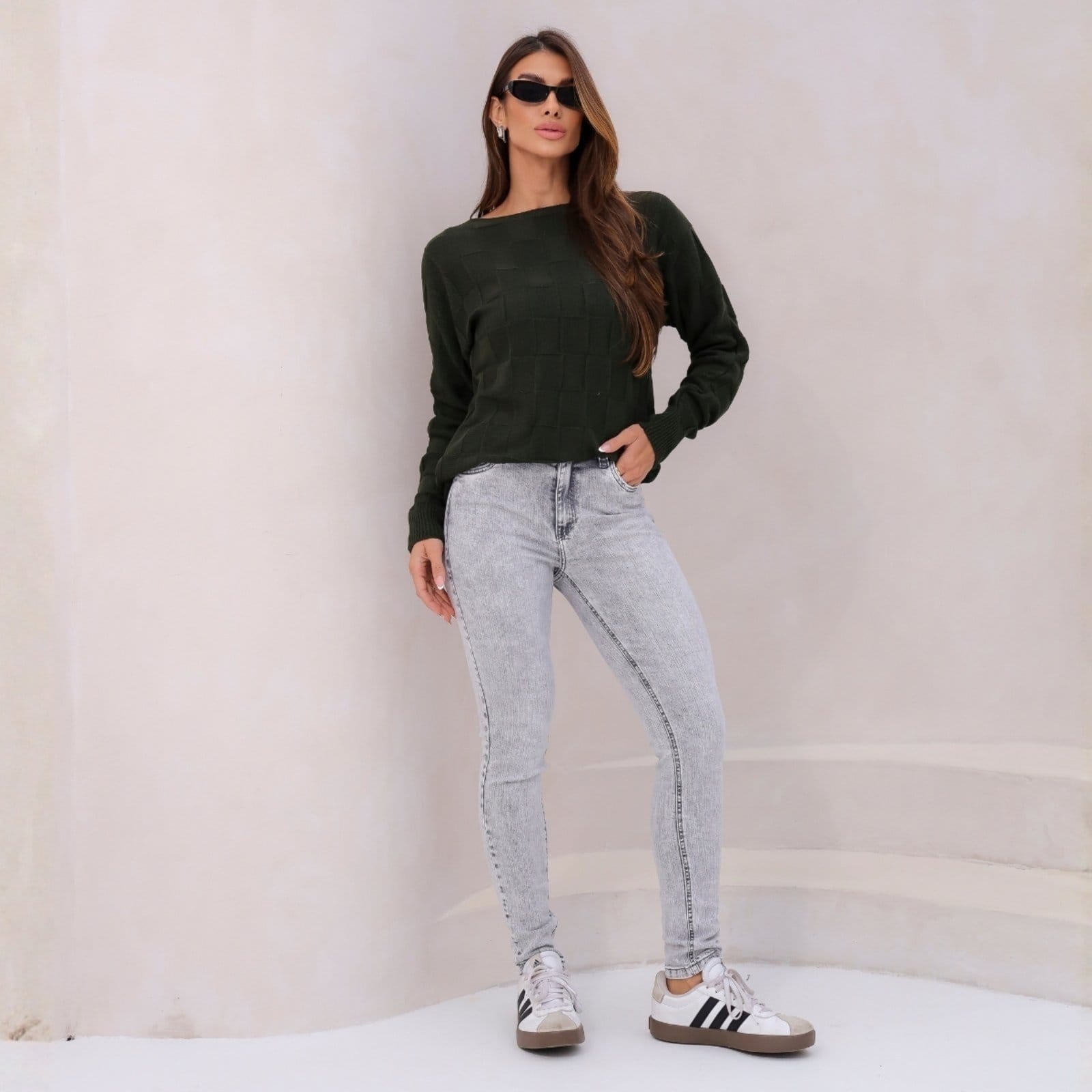 Vista 2 Calça Jeans Skinny Barra Normal Feminina Revanche Salária Revanche unico
