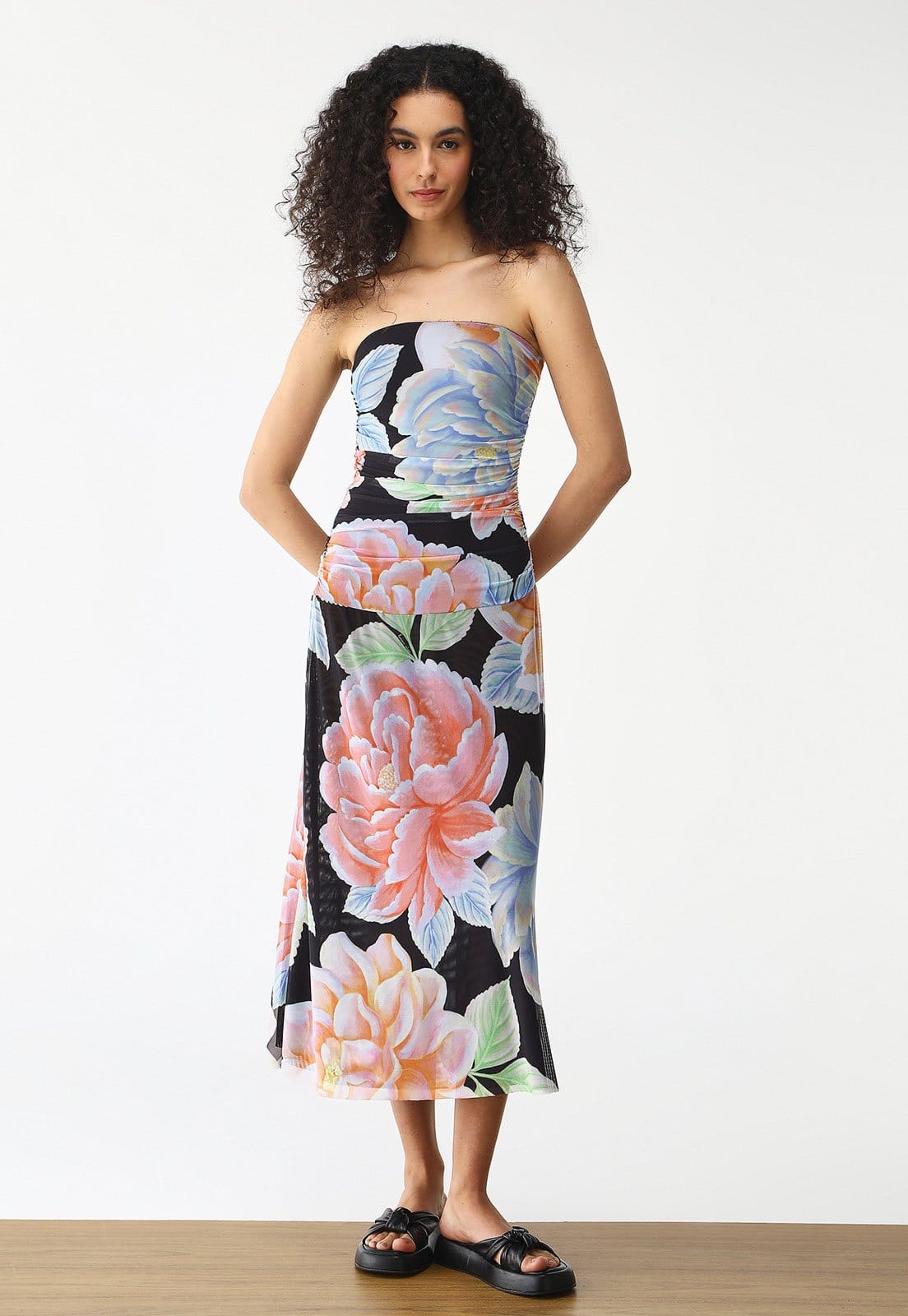 Vista principal Vestido Tule FARM Midi Floral Sofia FARM preto