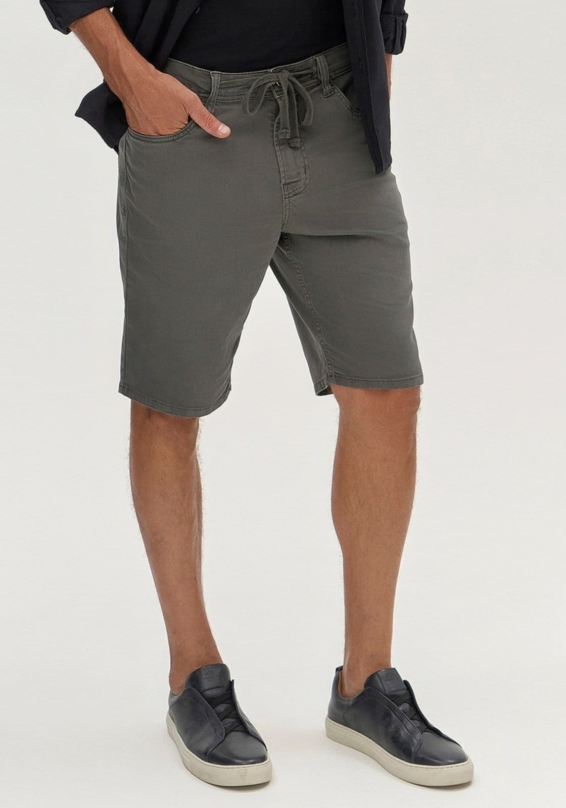 Bermuda Sarja Masculina Reta com Cadarço