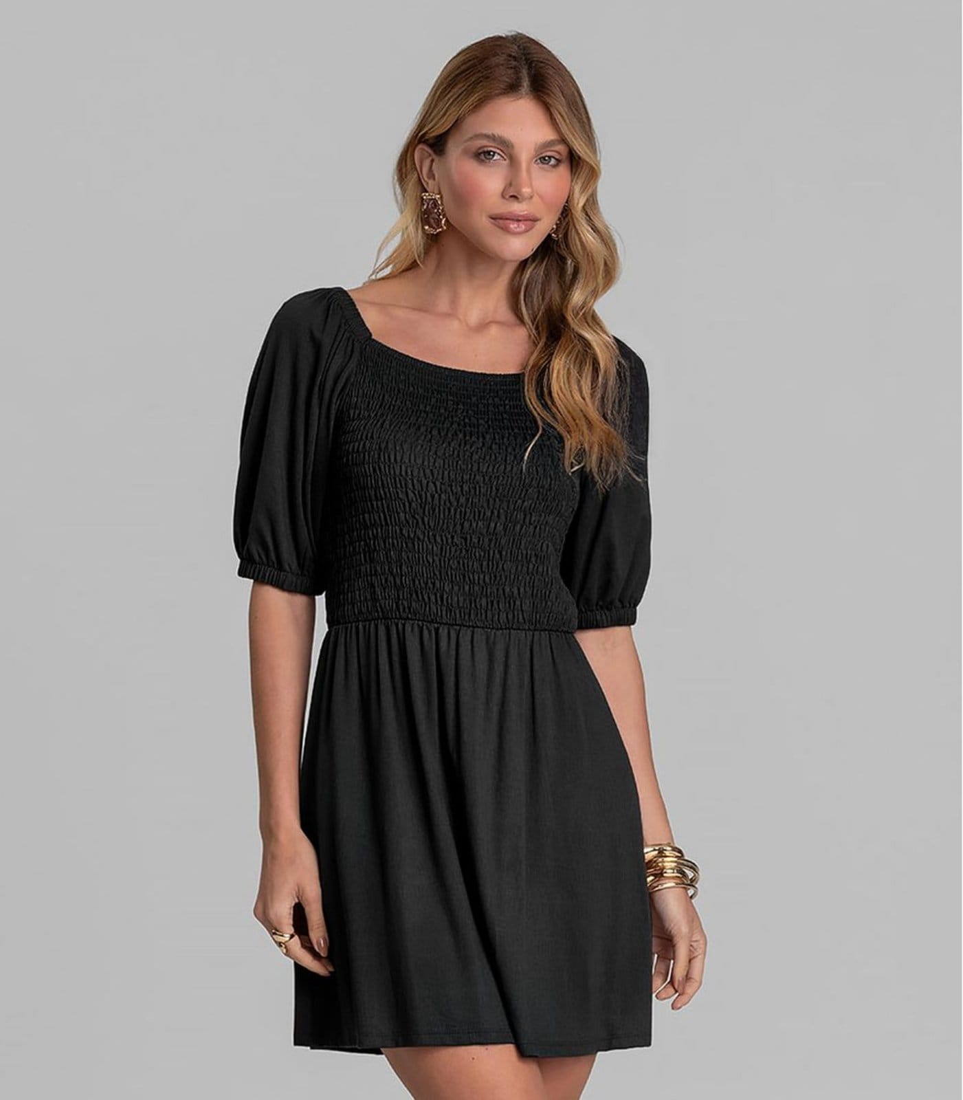 Vestido Curto Feminino em Visco Maquinetada Dianna