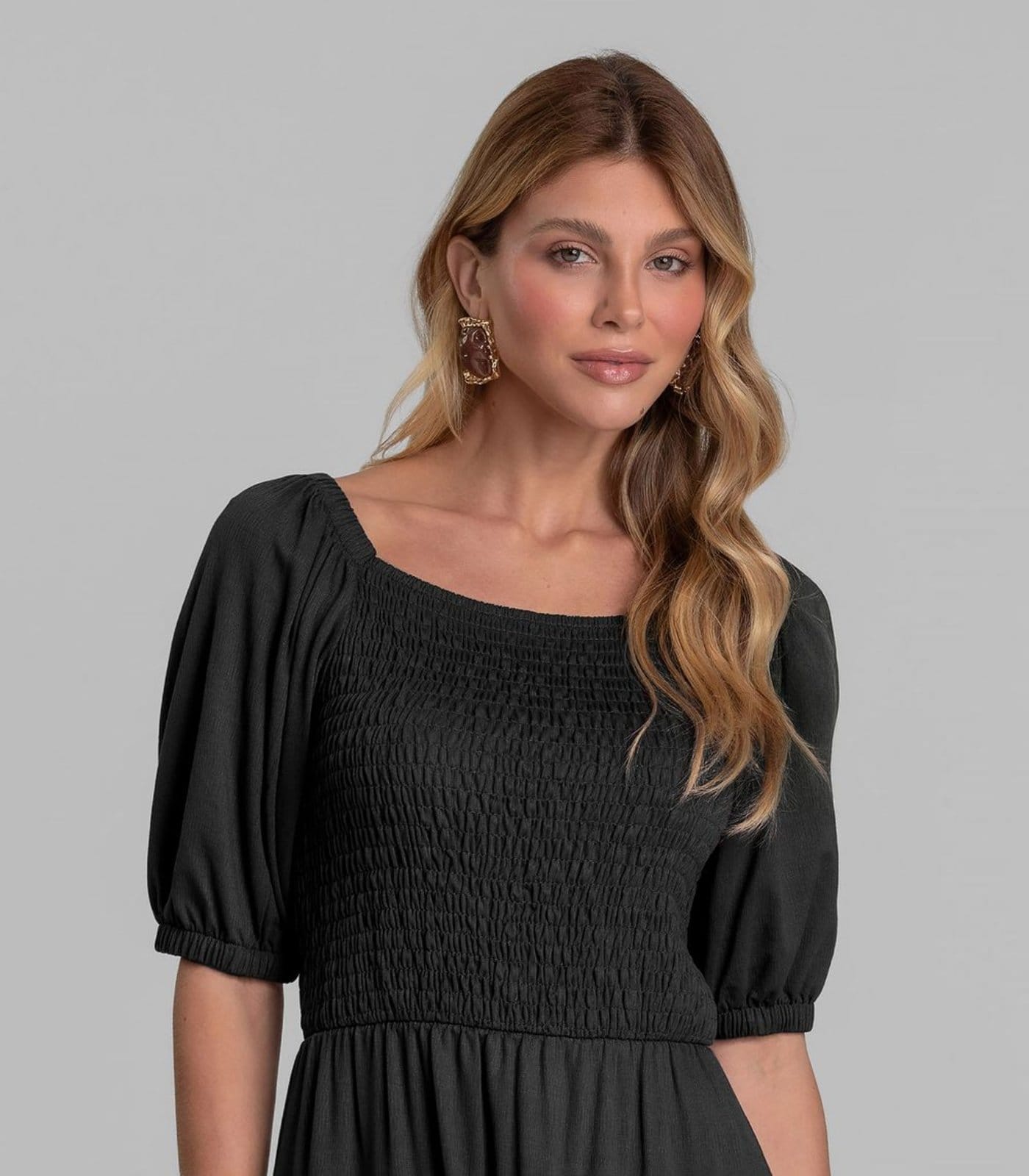 Vista 2 Vestido Curto Feminino em Visco Maquinetada Dianna Dianna preto