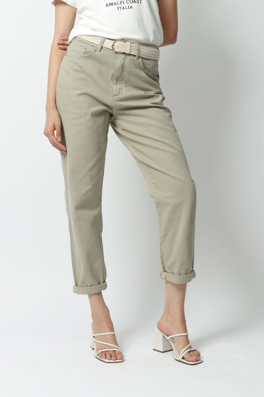 Vista 2 Calça Sarja Mom 44 Gazzy verde