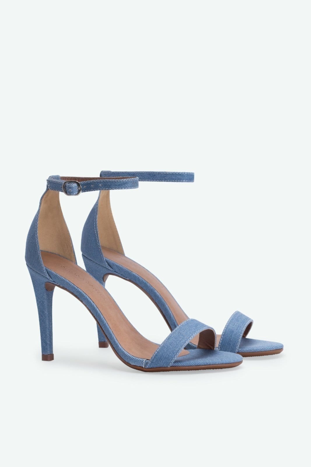 Vista 2 Sandália Gisele Suzana Santos jeans