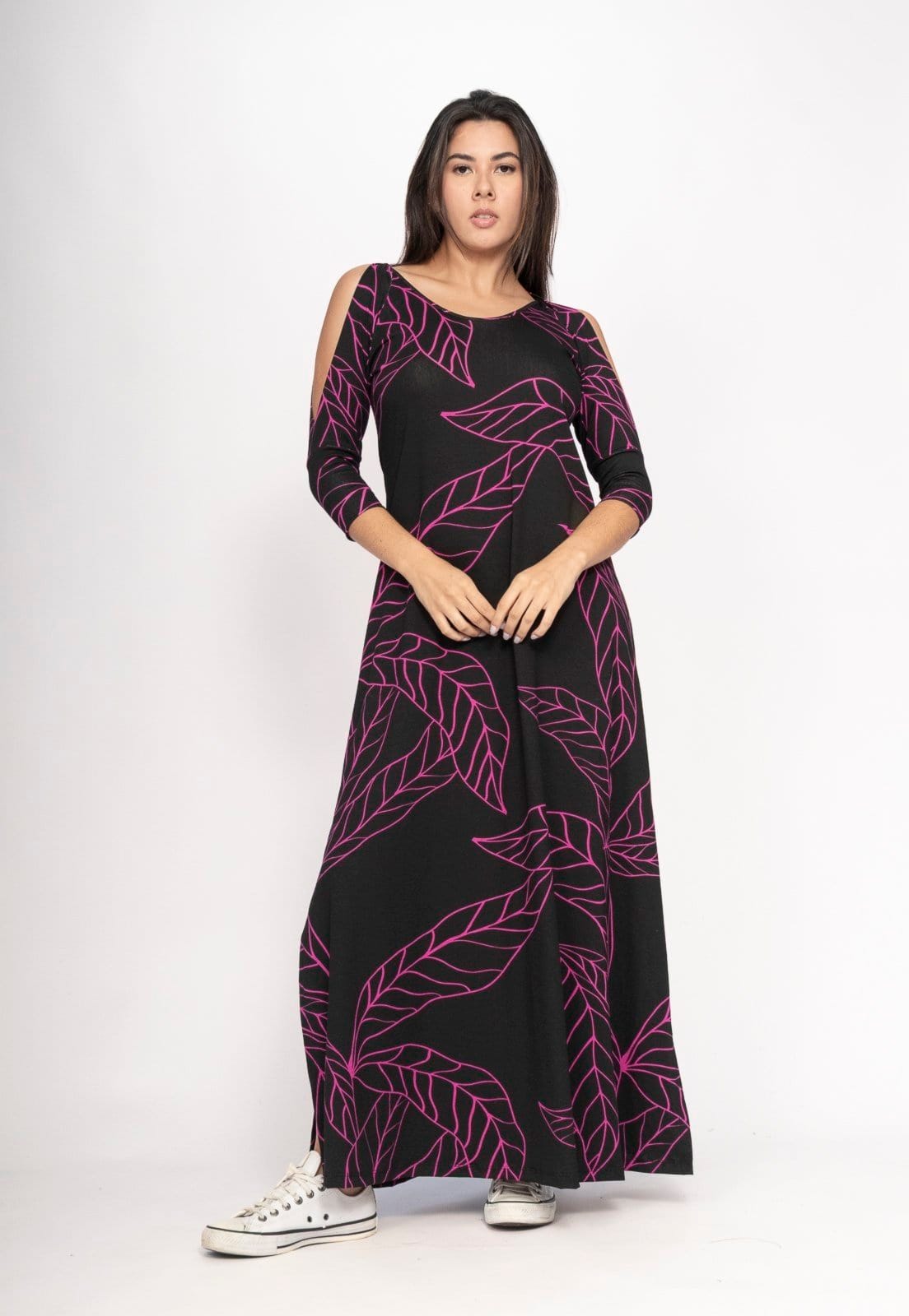 Vista 2 Vestido CabanaFree Boyrá Longo Malha Detalhe na Manga Estampa Antúrios Lilás Cabanafree estampado