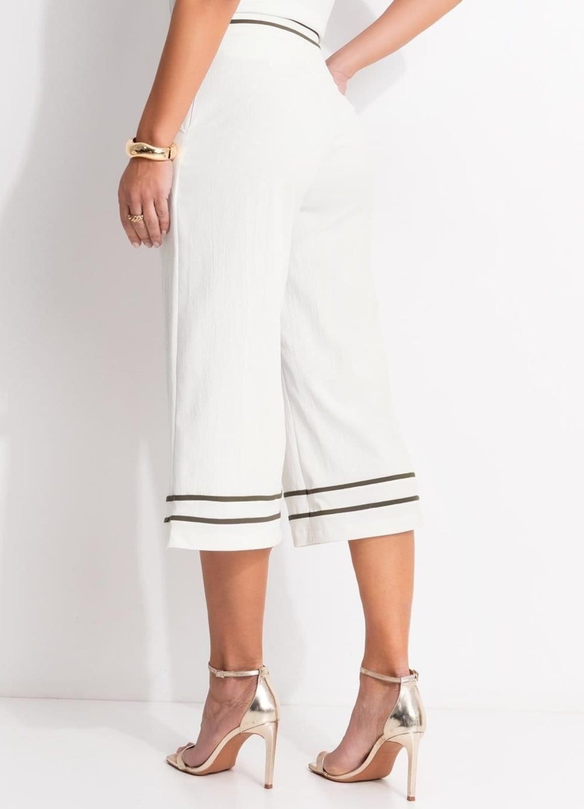 Vista 2 Calça Em Crepe Plano Off White Quintess branco white