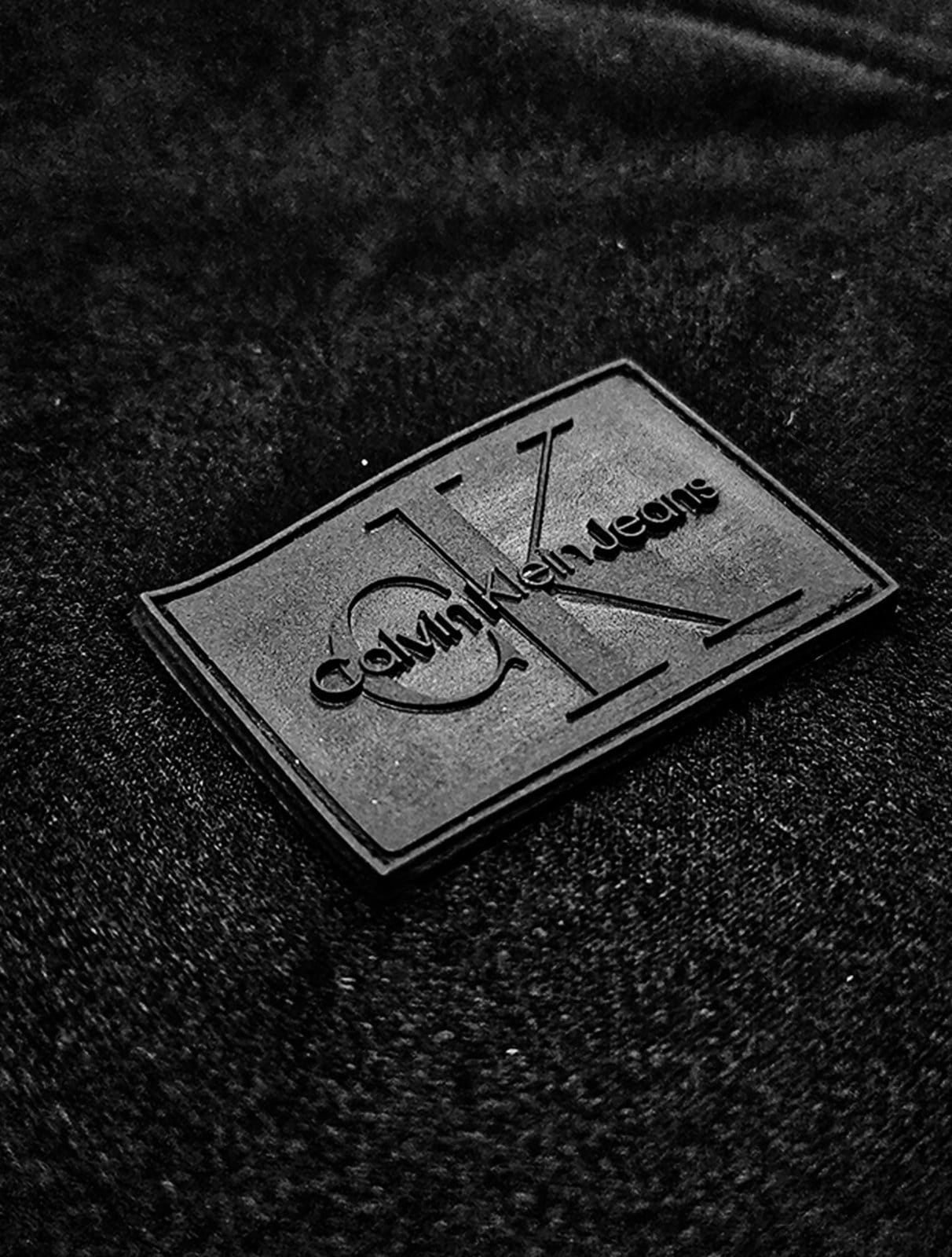 Vista 2 Jaqueta Calvin Klein Jeans Masculina CKJ Recortes Preta Calvin Klein preto