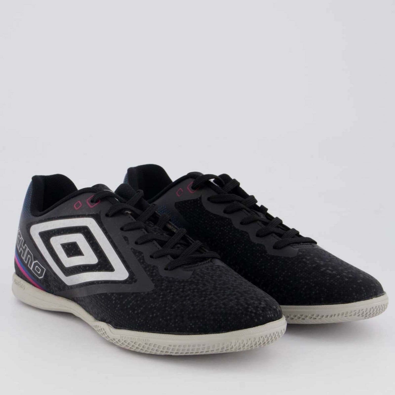 Vista 2 Chuteira Umbro Tecno II Futsal Preta e Cinza Umbro preto