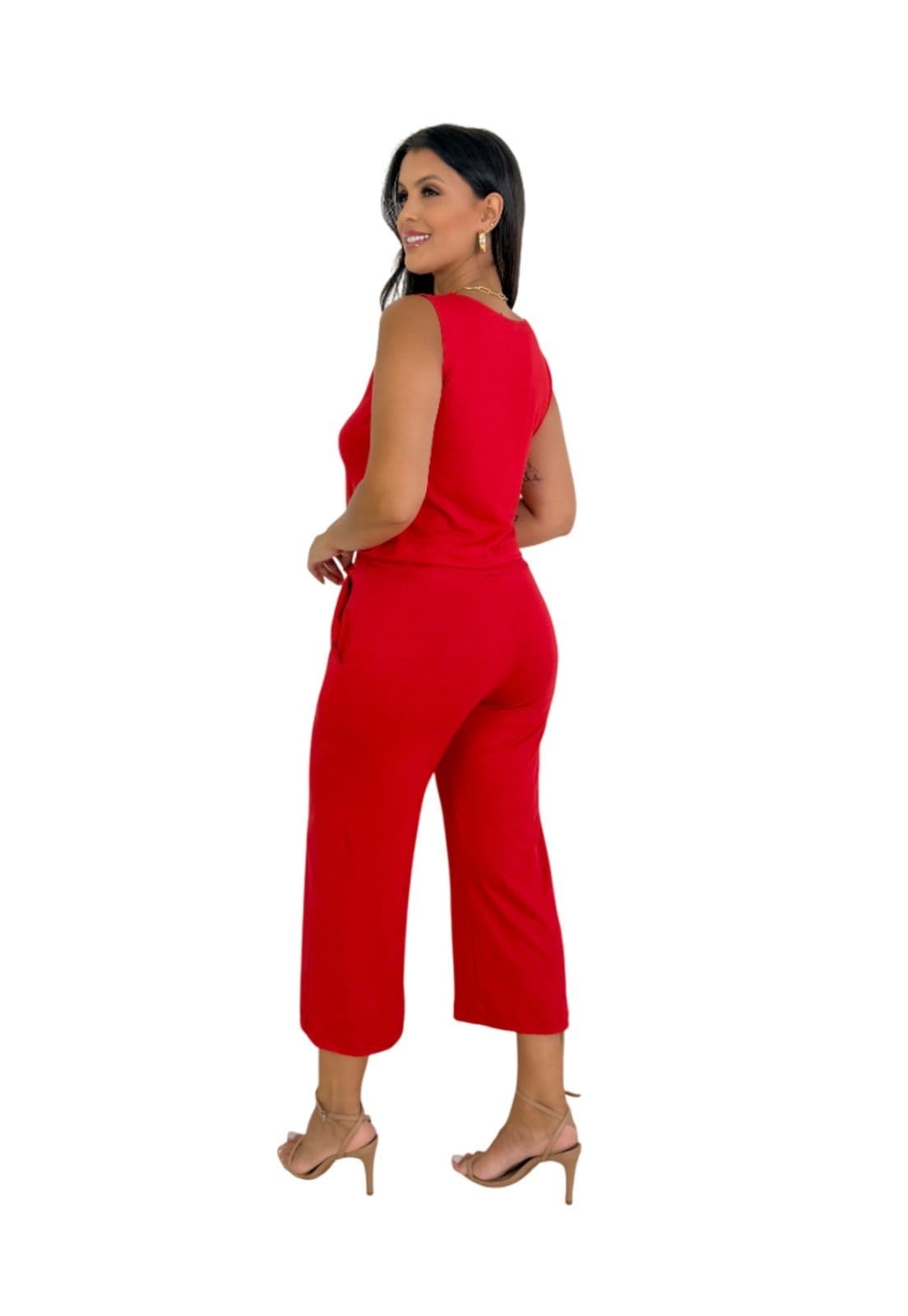 Vista 2 Conjunto Maria Paes Calça Pantacourt e Regata Maria Paes vinho