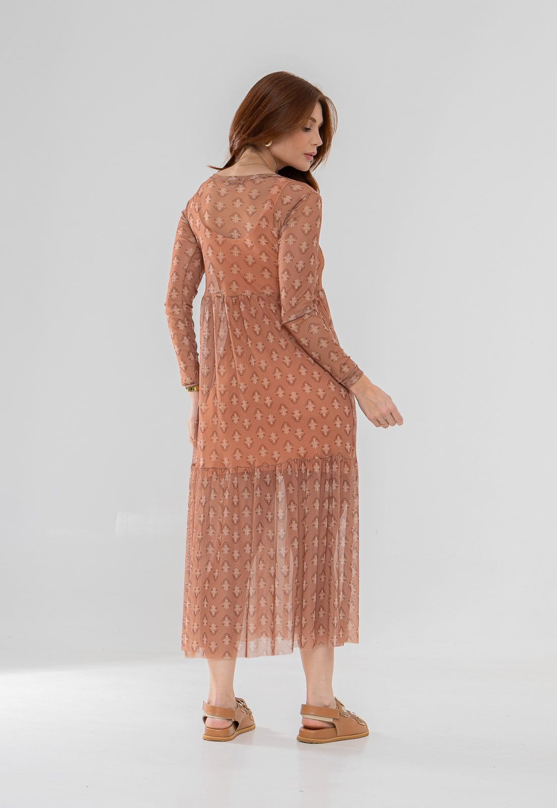 Vista 2 Vestido Aura Carolina Tule Arabesco Aura marrom