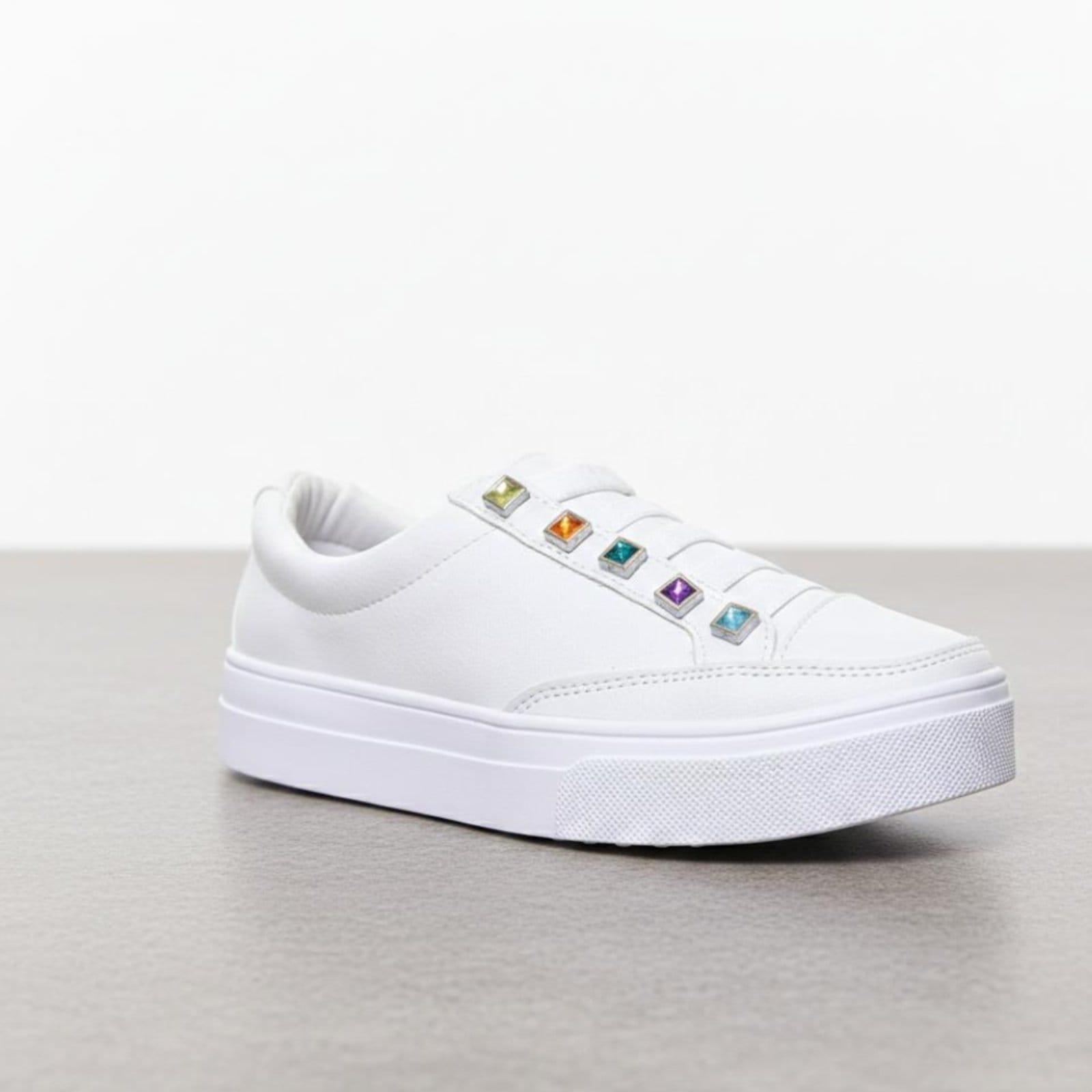 Vista 2 Tênis Feminino Casual com Detalhes Em Pedraria ROMEU E JULIETA SHOES branco