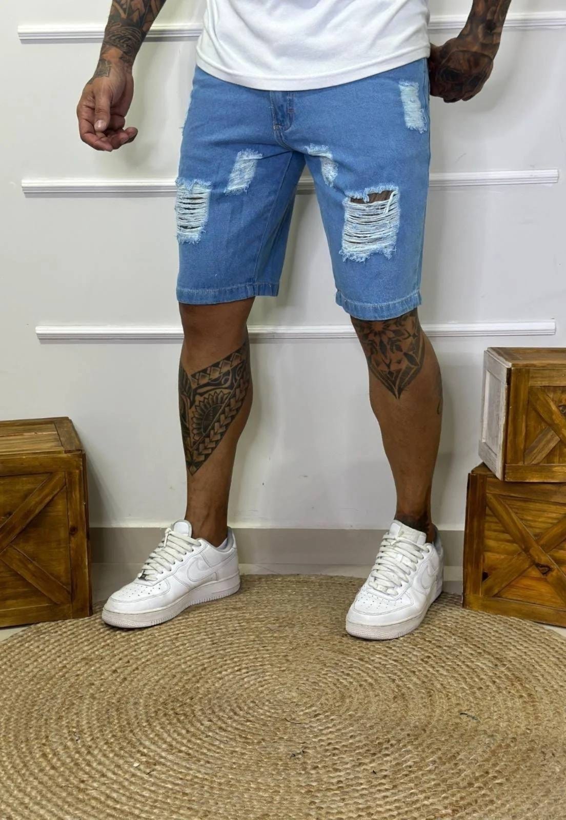 Vista 2 Bermuda Jeans Masculina Slim Destroyed Claro ER ESTILO RENOVADO azul