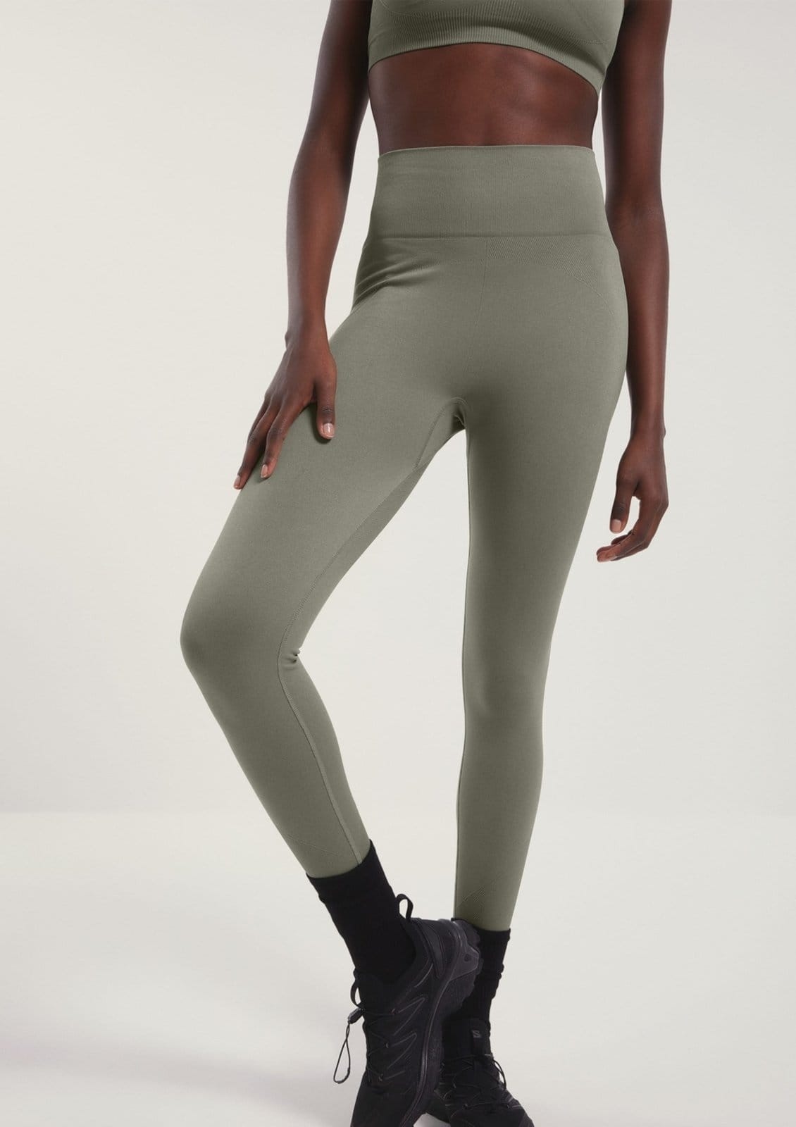 Vista 2 Calça Legging Feminina Esportiva Sem Costura Hering HERING SPORTS verde