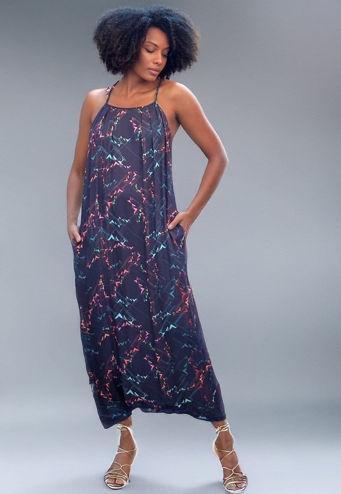 Vista 2 Macacão Saruel Amazonia Vital Solto Bilbao Nebula Amazonia Vital amarelo/azul/estampado/lilás/pink