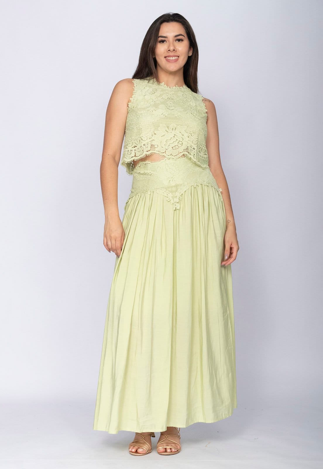 Vista 2 Conjunto Amazonia Vital de Saia e Croped Essência da Mata Renda Capim-Claro Amazonia Vital verde